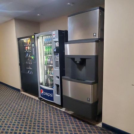 Quality Inn & Suites Eldridge Davenport North Buitenkant foto