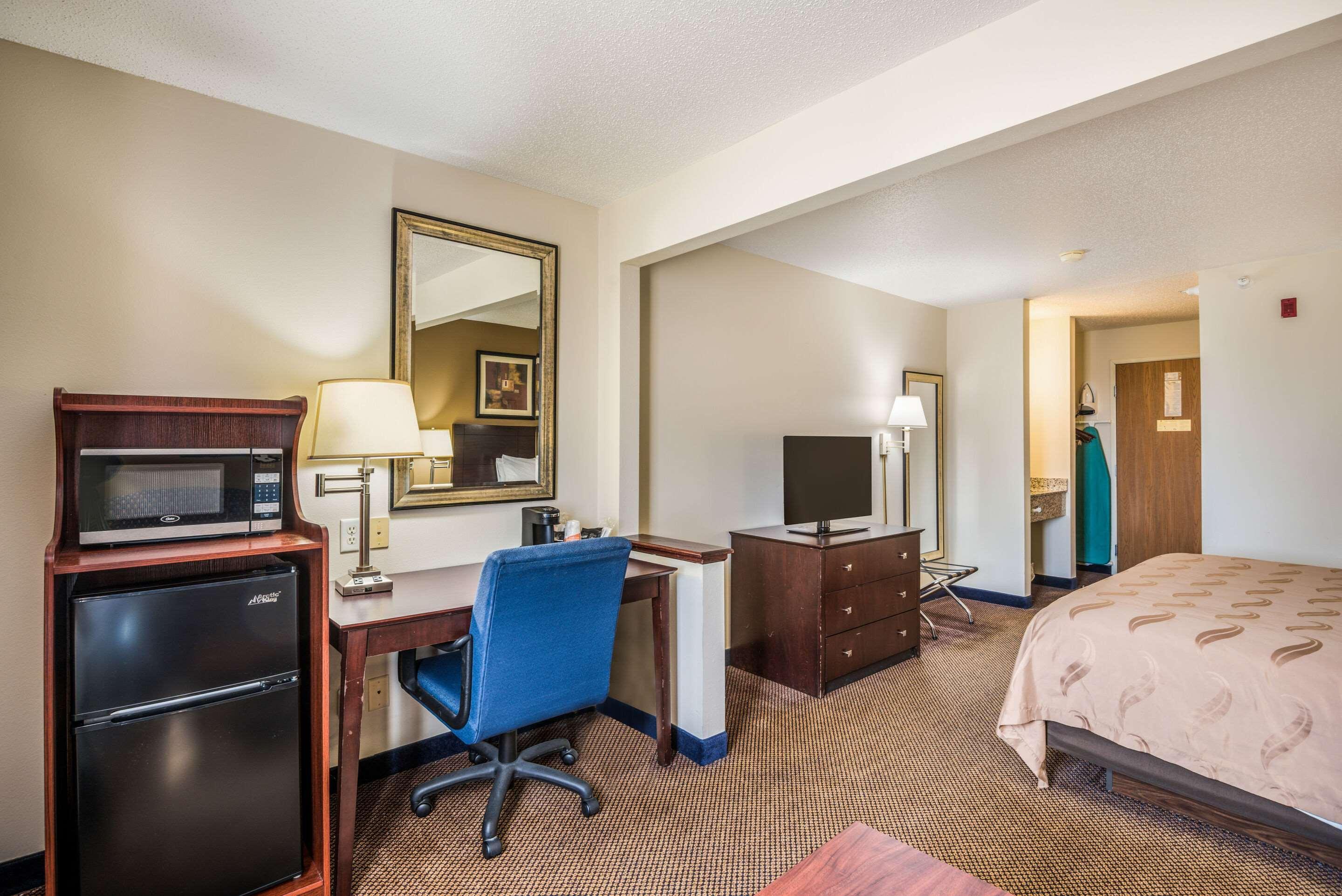 Quality Inn & Suites Eldridge Davenport North Buitenkant foto