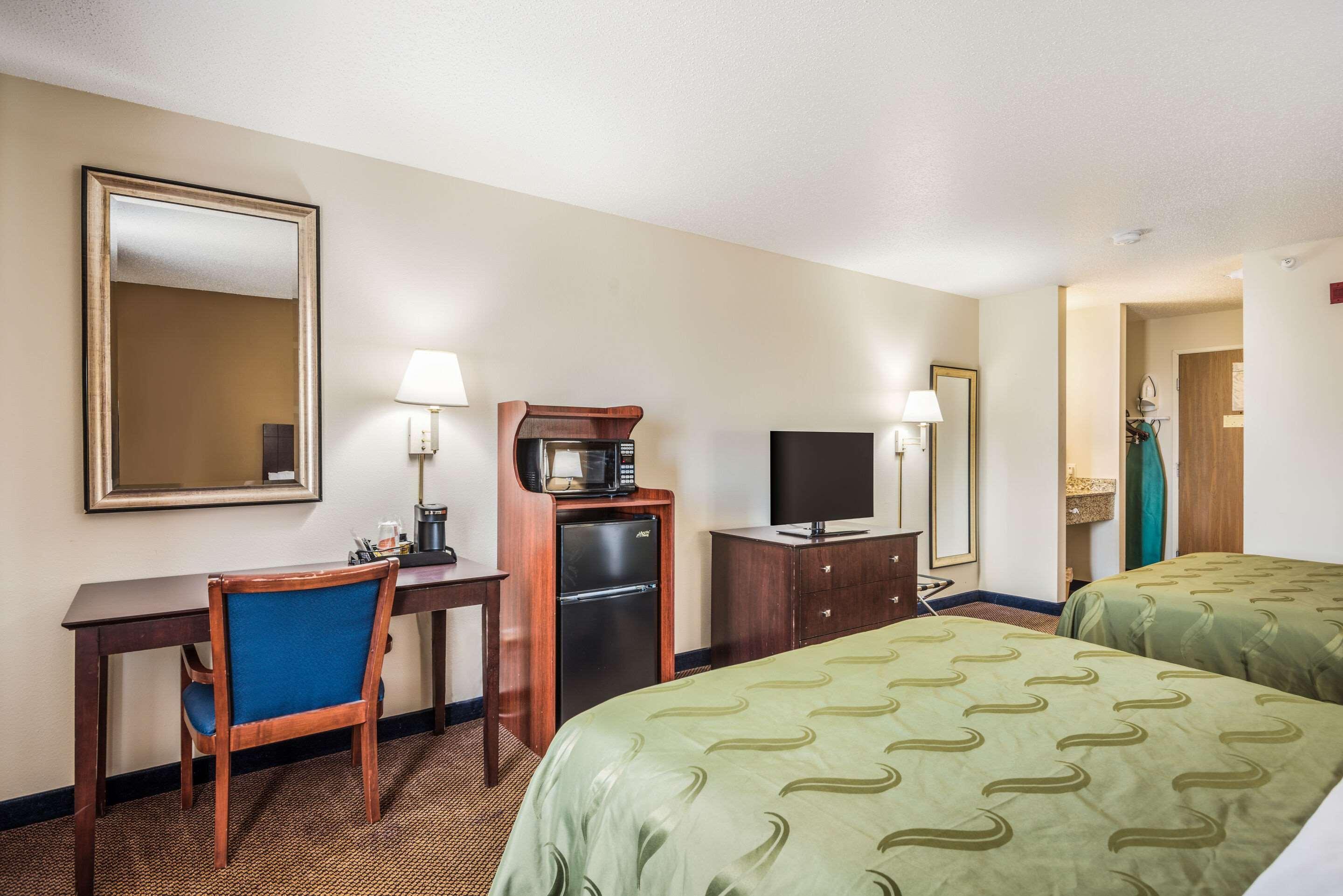 Quality Inn & Suites Eldridge Davenport North Buitenkant foto