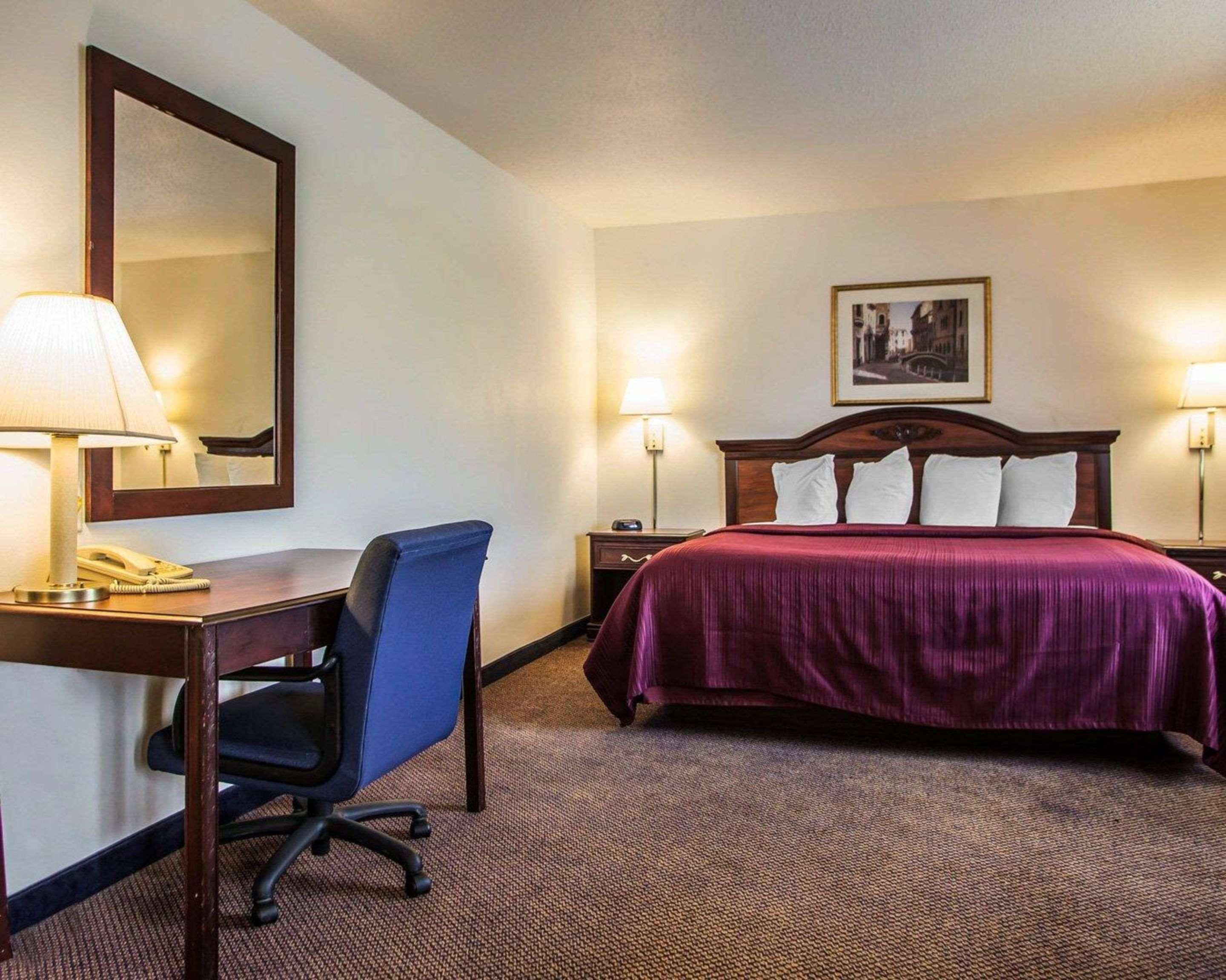 Quality Inn & Suites Eldridge Davenport North Buitenkant foto