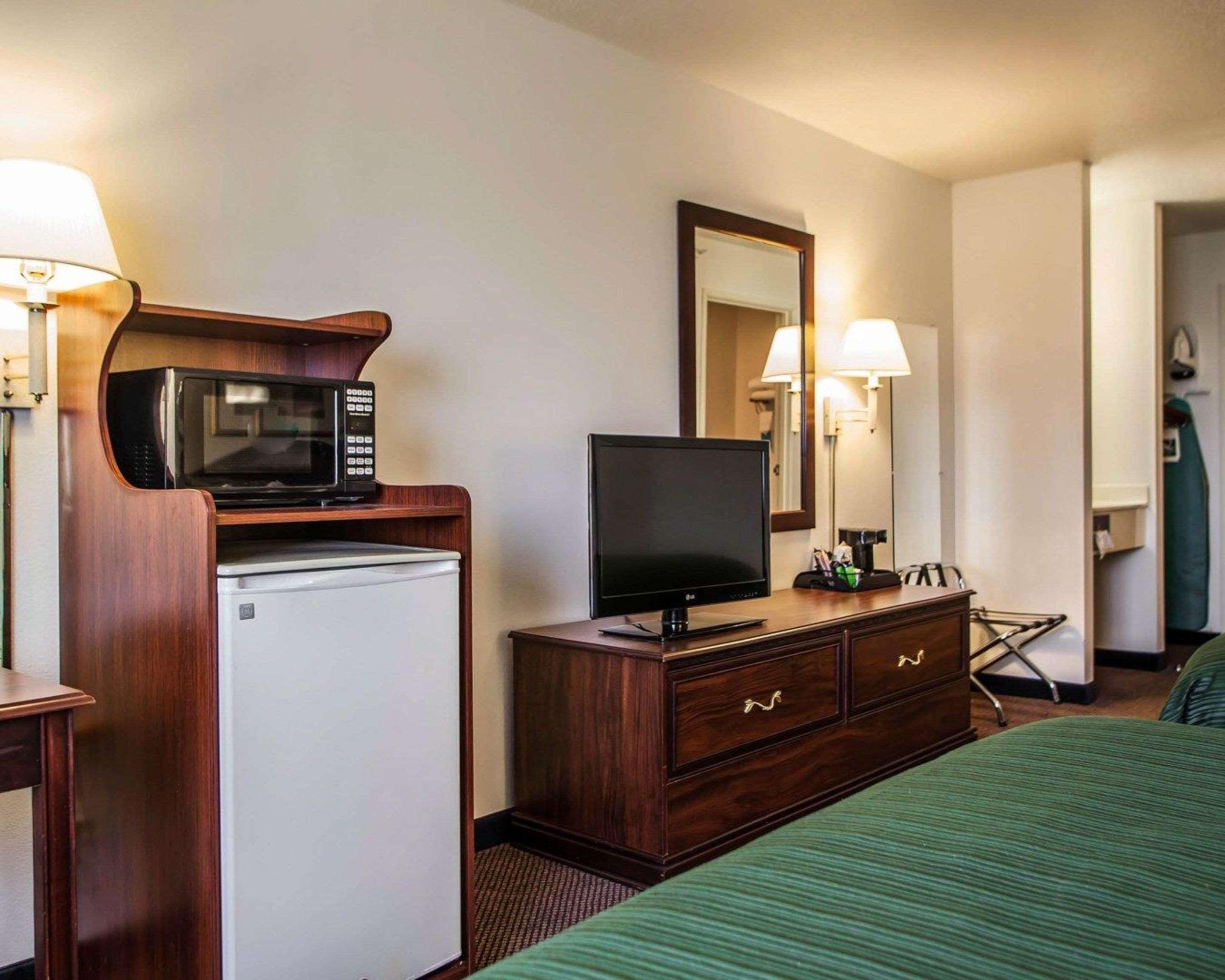 Quality Inn & Suites Eldridge Davenport North Buitenkant foto