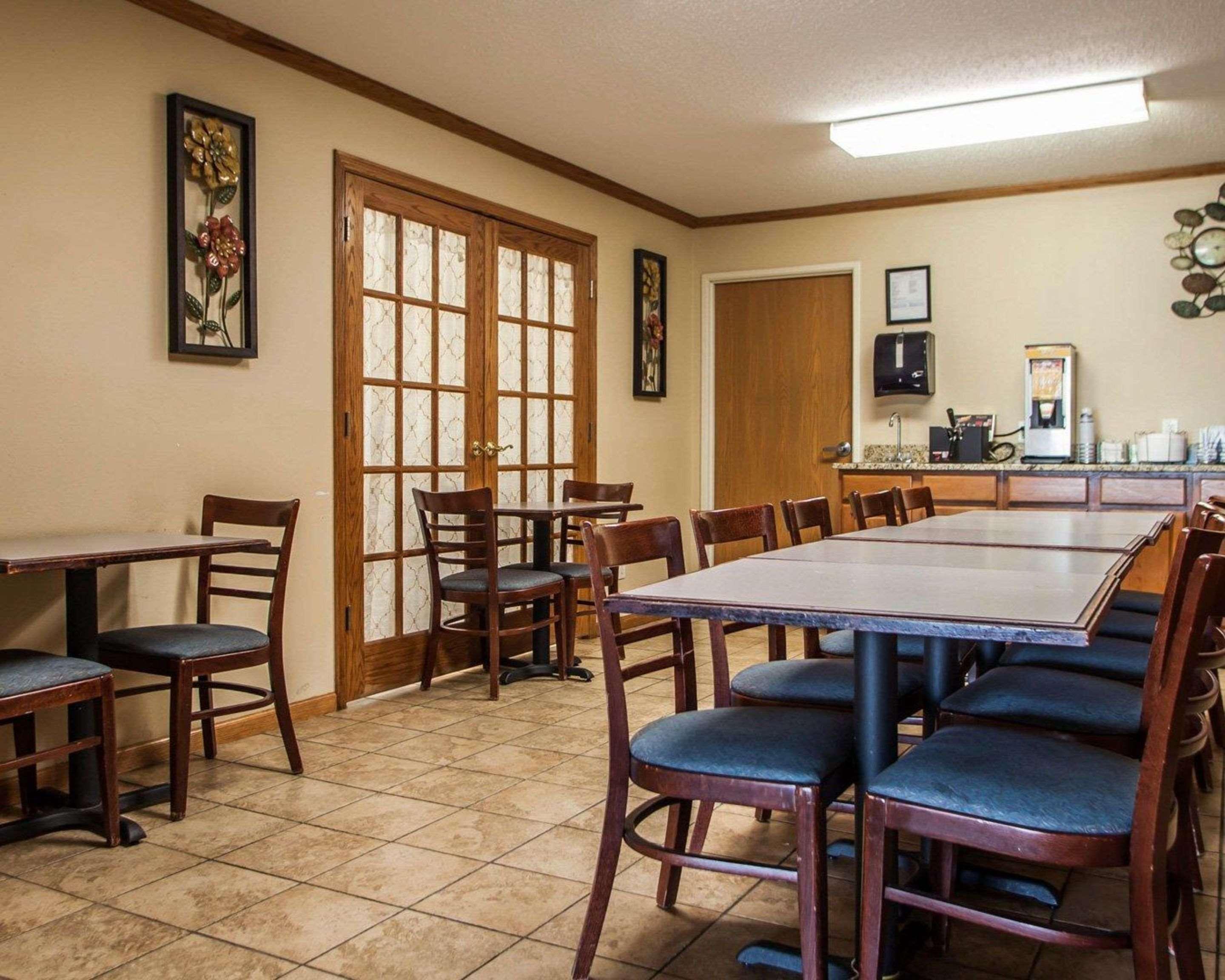 Quality Inn & Suites Eldridge Davenport North Buitenkant foto