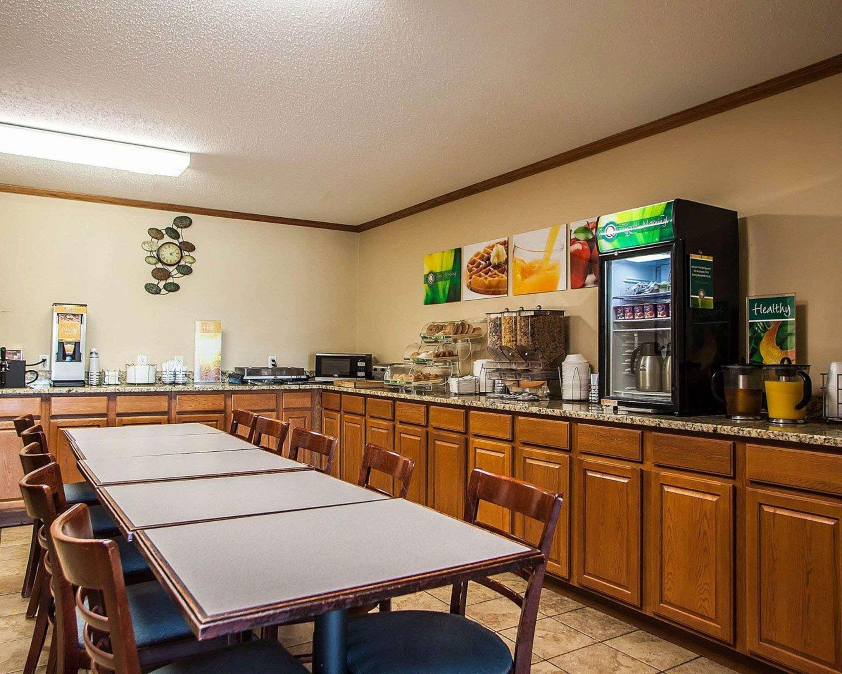 Quality Inn & Suites Eldridge Davenport North Buitenkant foto