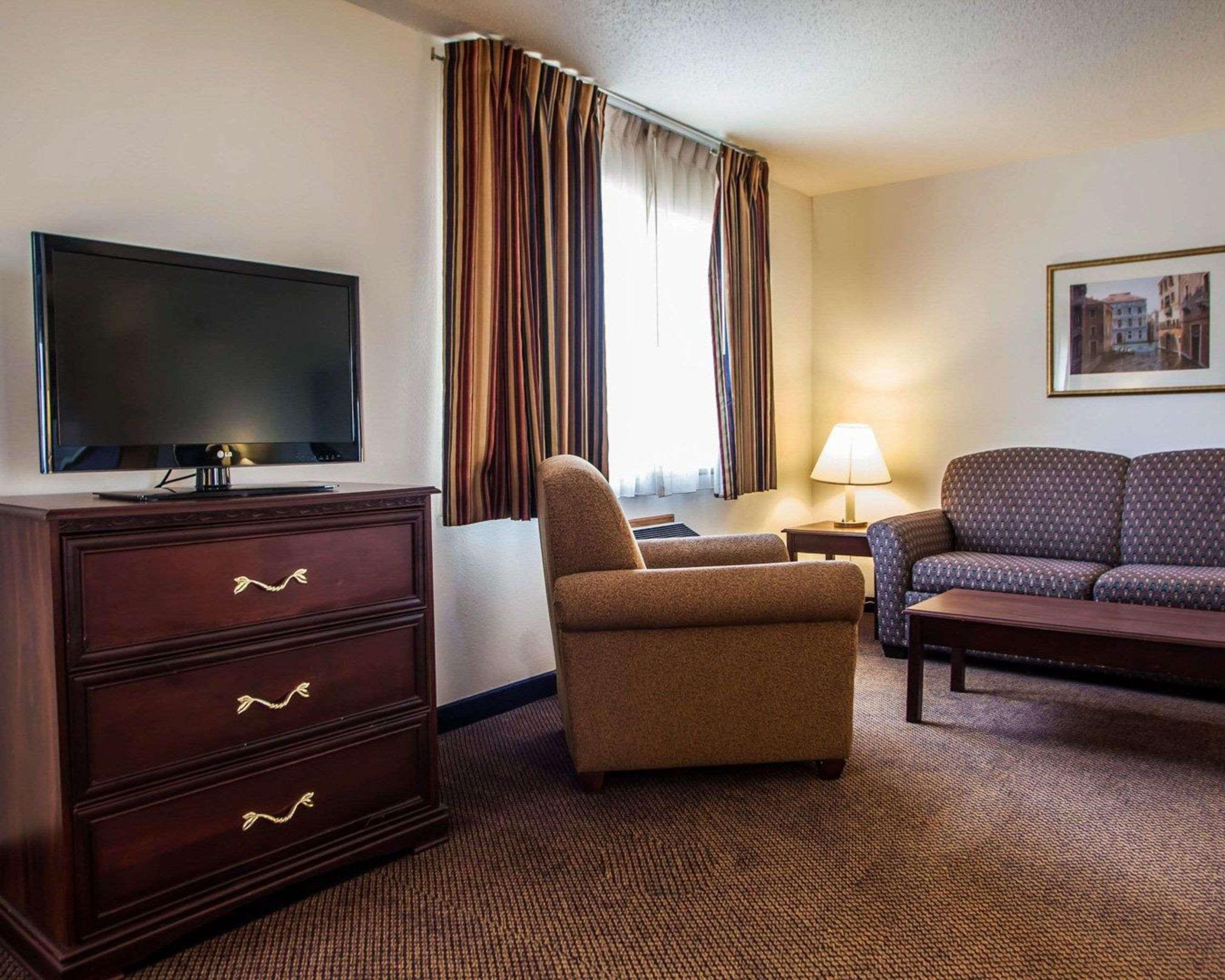 Quality Inn & Suites Eldridge Davenport North Buitenkant foto