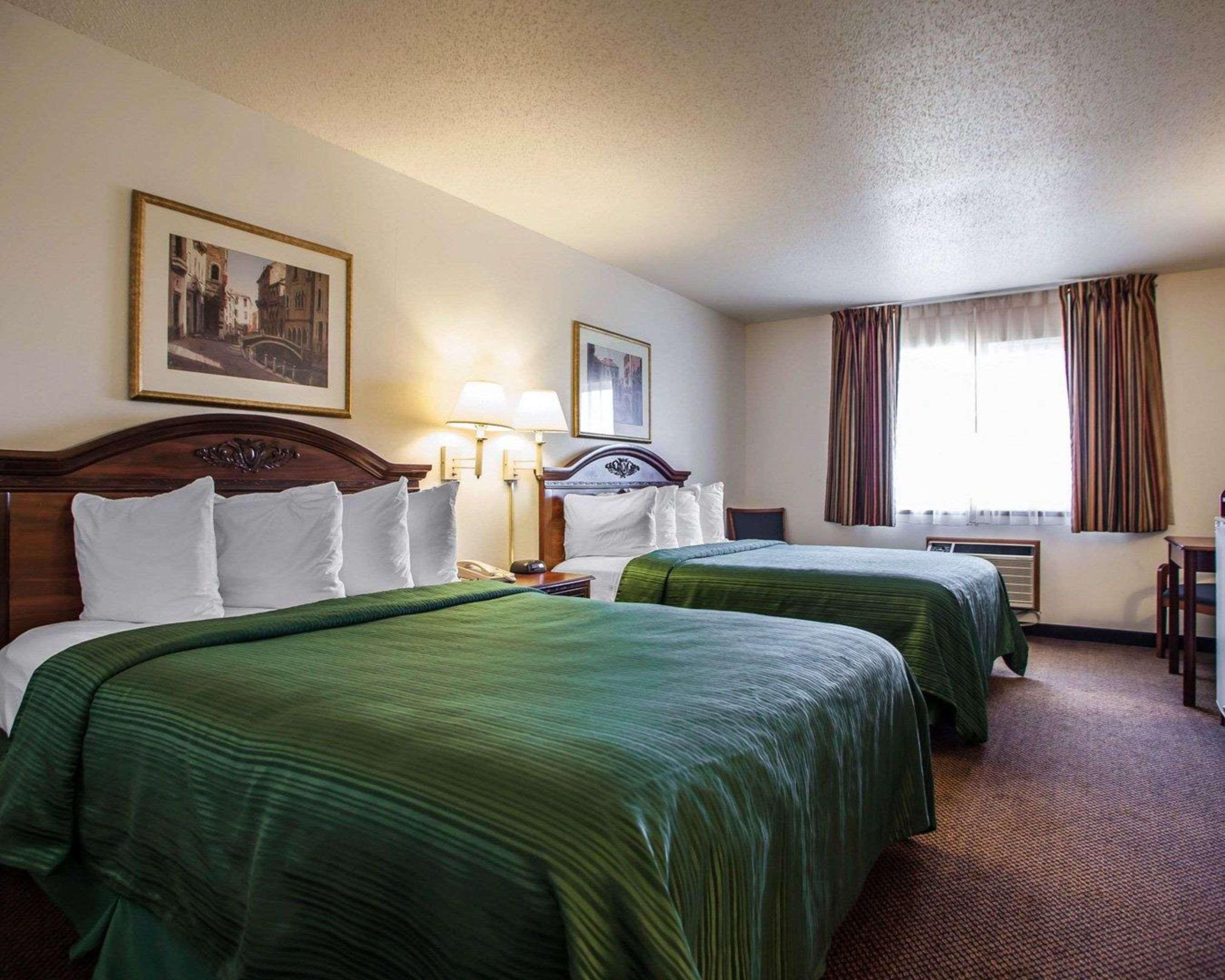 Quality Inn & Suites Eldridge Davenport North Buitenkant foto