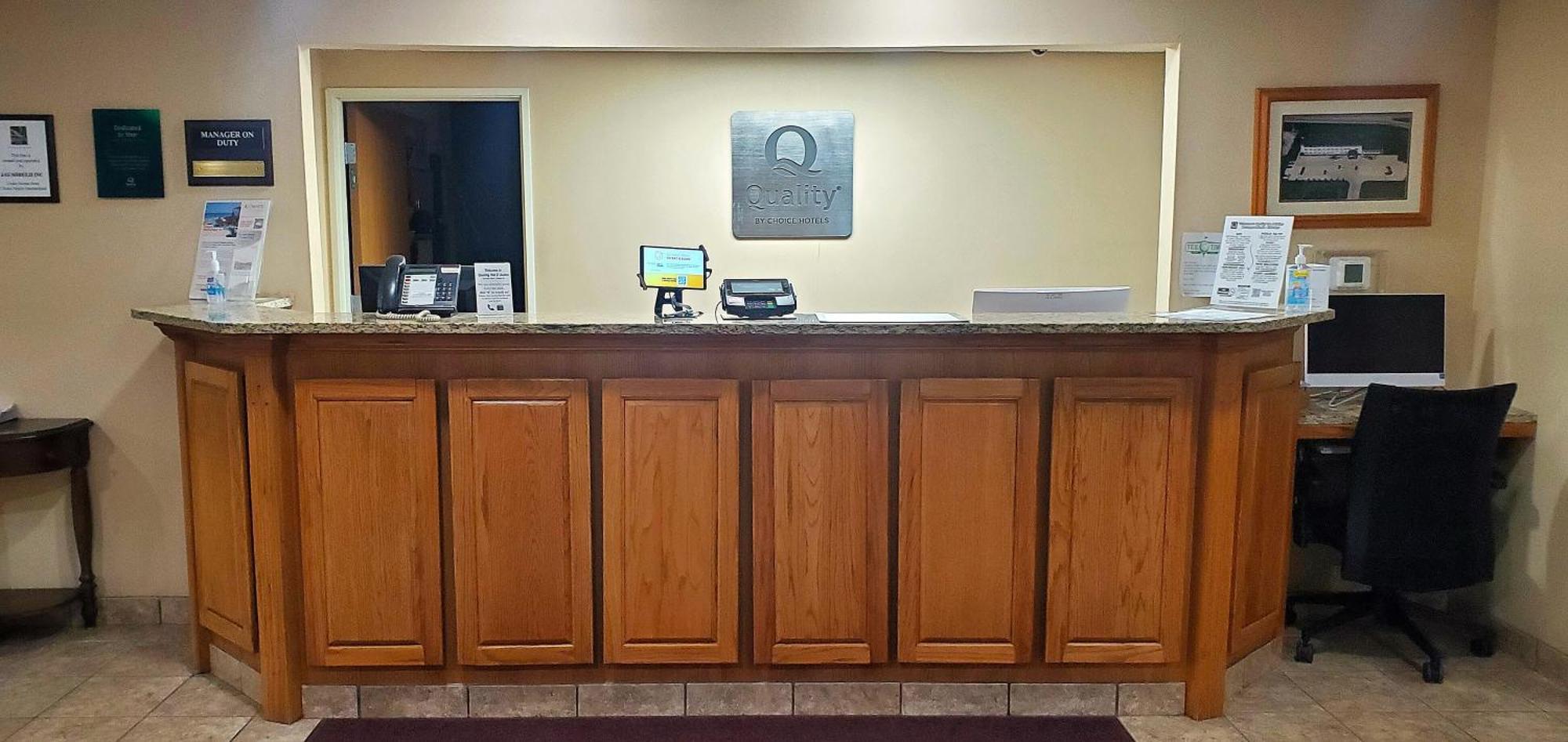 Quality Inn & Suites Eldridge Davenport North Buitenkant foto