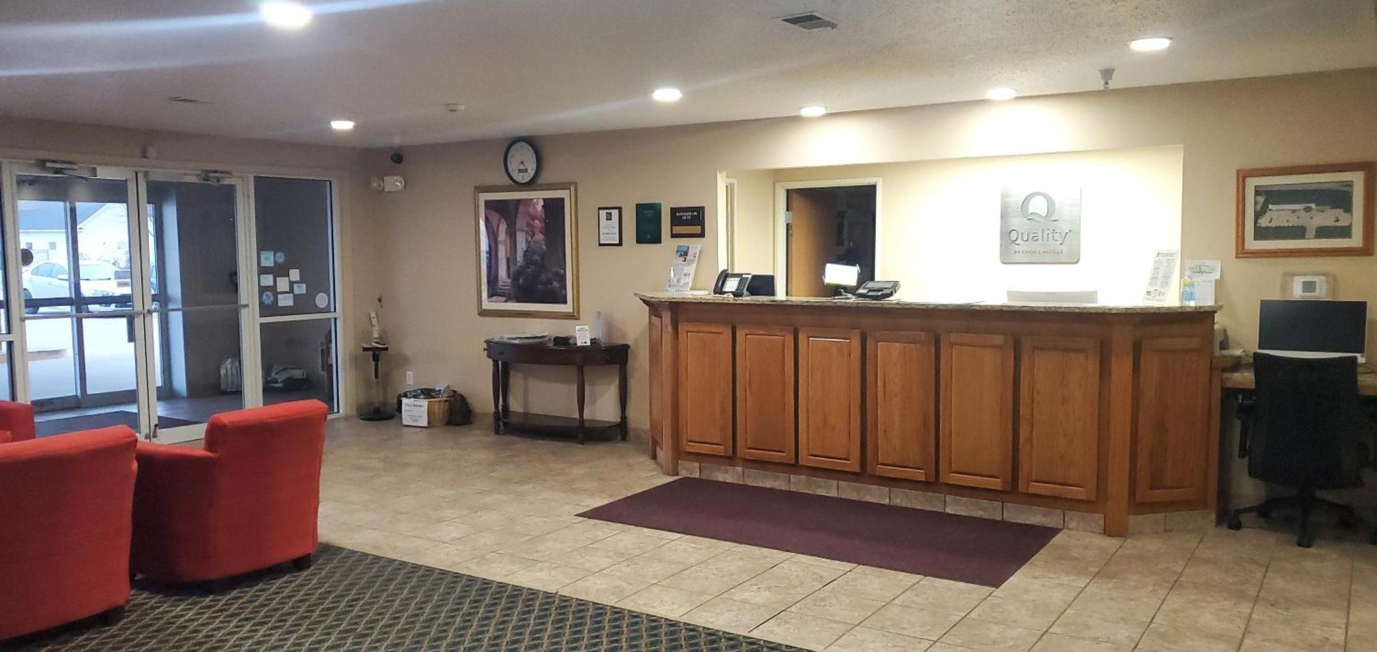 Quality Inn & Suites Eldridge Davenport North Buitenkant foto