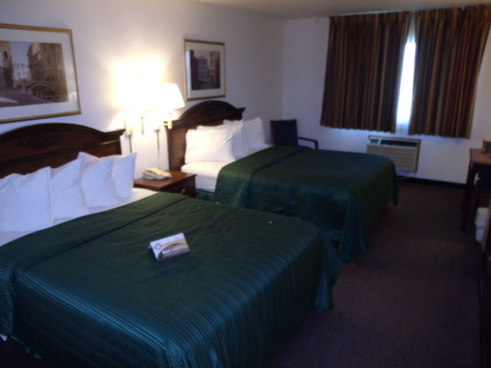 Quality Inn & Suites Eldridge Davenport North Buitenkant foto
